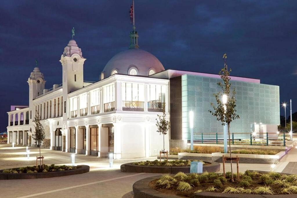 Hightide Seaside Apartment With Beach & Spanish City Views Whitley Bay Extérieur photo