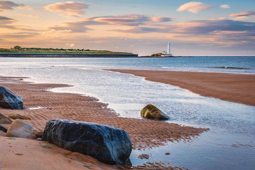 Hightide Seaside Apartment With Beach & Spanish City Views Whitley Bay Extérieur photo